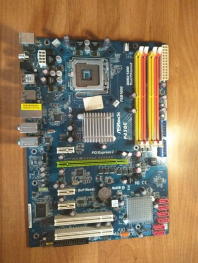 Лот: 15026111. Фото: 1. Материнская плата ASRock p43de... Материнские платы