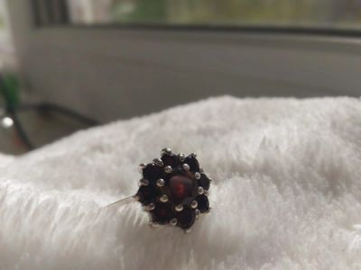 Лот: 9674064. Фото: 1. Кольцо серебряное с гранатами... Кольца, перстни