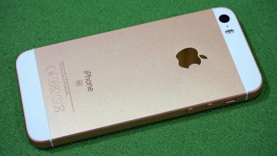 Лот: 24899975. Фото: 1. iPhone SE 1. Смартфоны