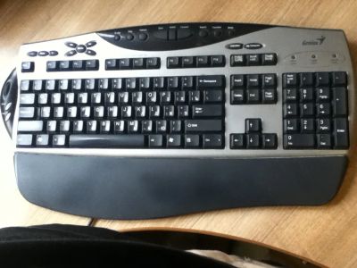 Лот: 3389198. Фото: 1. Клавиатура Genius. Клавиатуры и мыши