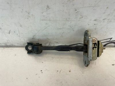 Лот: 24592010. Фото: 1. ограничитель двери Nissan Almera... Двигатель и элементы двигателя