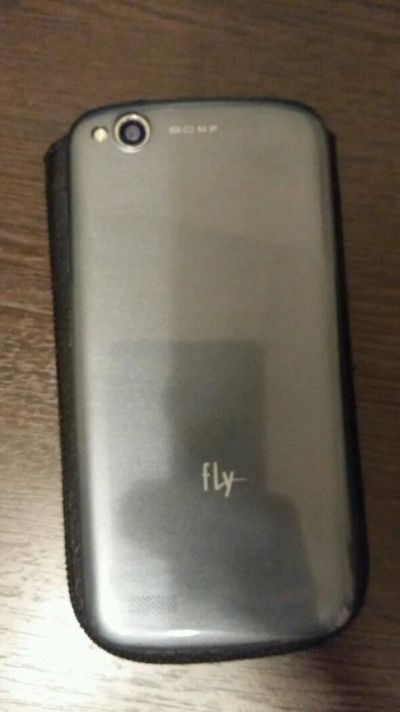 Лот: 7375525. Фото: 1. телефон fly. Кнопочные мобильные телефоны