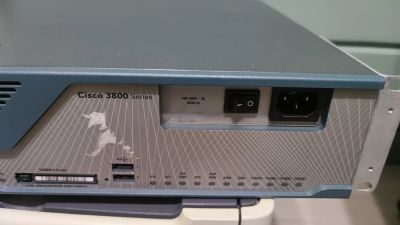 Лот: 19923990. Фото: 1. Маршрутизатор Cisco 3825 K9. Маршрутизаторы (роутеры)