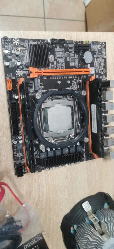 Лот: 20776799. Фото: 1. xeon e5-2670v3+ материнская плата... Комплекты запчастей