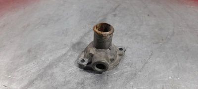 Лот: 18329026. Фото: 1. Корпус термостата Toyota Vitz... Двигатель и элементы двигателя