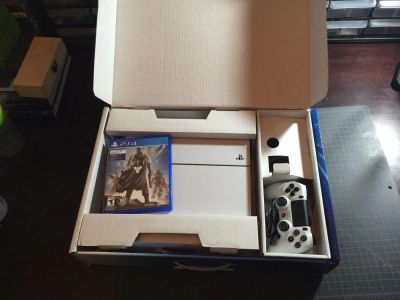Лот: 5682127. Фото: 1. PS4 Playstation 4 White Edition. Игровые приставки, консоли