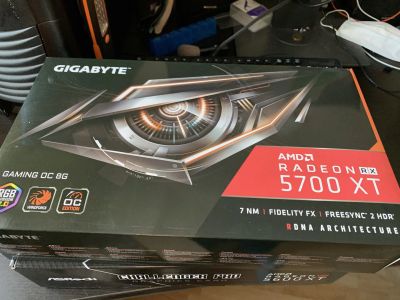 Лот: 16801575. Фото: 1. 8GB 5700XT Gigabyte 3-fan OC новая... Видеокарты