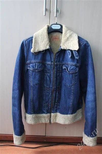 Лот: 2151976. Фото: 1. Джинсовая куртка Levis. Верхняя одежда