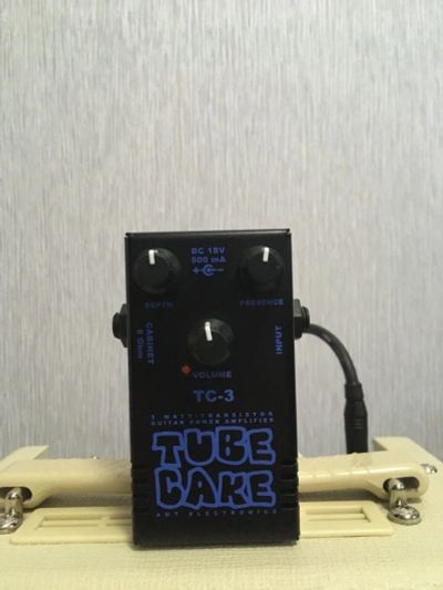 Лот: 11353802. Фото: 1. AMT Electronics Tubecake 3W. Гитарные эффекты и комбоусилители