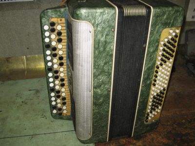 Лот: 4624083. Фото: 1. баян. Баяны, аккордеоны, гармони
