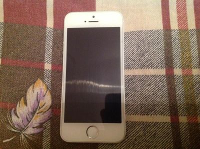 Лот: 6879917. Фото: 1. iPhone 5S 32 gb, белый. Смартфоны