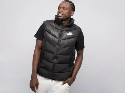 Лот: 24978156. Фото: 1. Жилет Nike. Верхняя одежда