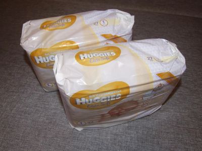 Лот: 6418855. Фото: 1. Подгузники Huggies 2-е пачки размер... Детская гигиена