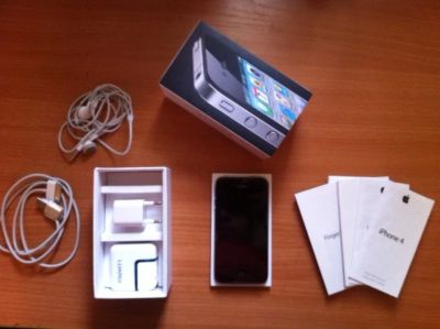 Лот: 3276054. Фото: 1. Iphone 4 16gb Black (полный комплект... Смартфоны