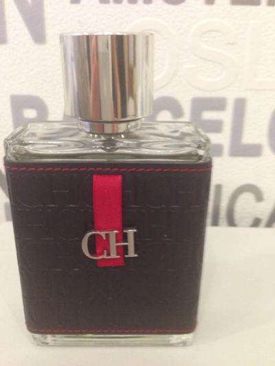 Лот: 6463451. Фото: 1. Духи Carolina Herrera 100 мл. Мужская парфюмерия