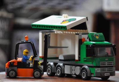 Лот: 18167960. Фото: 1. LEGO City 60020 Грузовик CARGO... Конструкторы