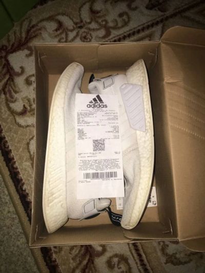 Лот: 17080629. Фото: 1. Кроссовки adidas nmd r2. Торг. Кеды, кроссовки, слипоны