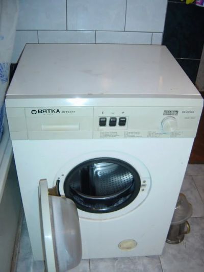Лот: 3708937. Фото: 1. Стиральная машина Вятка автомат. Стиральные машины