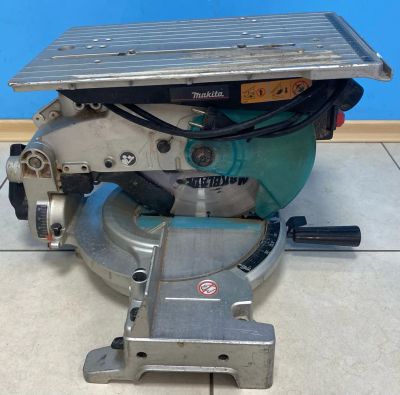 Лот: 20223074. Фото: 1. Торцовочная пила Makita LH1040... Электроинструмент