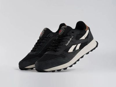 Лот: 25136418. Фото: 1. Кроссовки Reebok Classic Leather... Кеды, кроссовки, слипоны