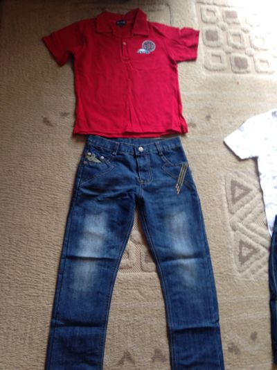 Лот: 11798381. Фото: 1. Рубашка-поло и джинсы д/мальчика... Брюки, шорты, джинсы