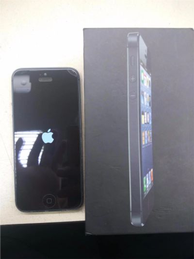 Лот: 9551199. Фото: 1. iPhone 5 Black 32 Gb. Смартфоны