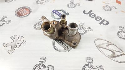 Лот: 23591401. Фото: 1. Корпус термостата Subaru R2 EN07D... Двигатель и элементы двигателя