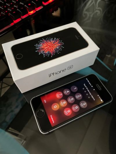 Лот: 18236290. Фото: 1. iPhone SE 64Gb Space Gray. Смартфоны