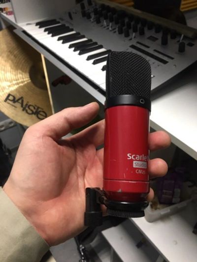 Лот: 15304101. Фото: 1. конденсаторный микрофон Focusrite. Студийные микрофоны, радиомикрофоны и радиосистемы