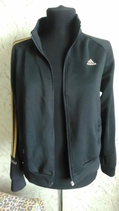 Лот: 5522263. Фото: 1. Кофта Adidas размер 44. Свитеры, толстовки, худи