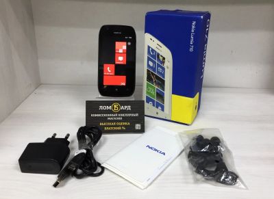 Лот: 12717693. Фото: 1. Смартфон Nokia Lumia 710. В комплекте... Смартфоны