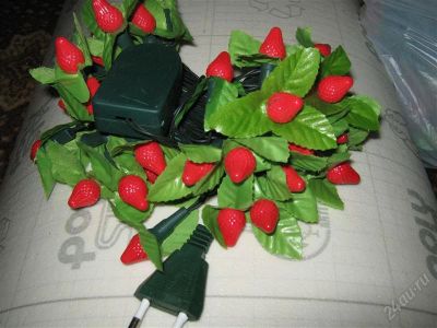 Лот: 2377359. Фото: 1. Гирлянда красная клубничка. Аксессуары