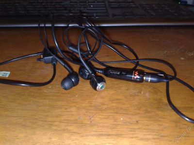 Лот: 50852. Фото: 1. Продам оригинальные наушники Walkman... Другое (смартфоны, связь, навигация)