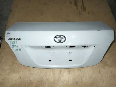 Лот: 21412837. Фото: 1. крышка багажника Toyota Belta... Двигатель и элементы двигателя