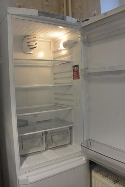 Лот: 8710894. Фото: 1. Холодильник Hotpoint-Ariston RMBA... Холодильники, морозильные камеры