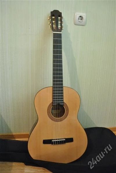 Лот: 2426321. Фото: 1. Гитара Hohner hc-06 +чехол. Гитары