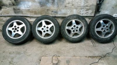 Лот: 12881675. Фото: 1. Комплект зимних шипованных колес... Шины на дисках