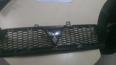 Лот: 4884522. Фото: 1. Решетка радиатора Mitsubishi Outlander... Кузов