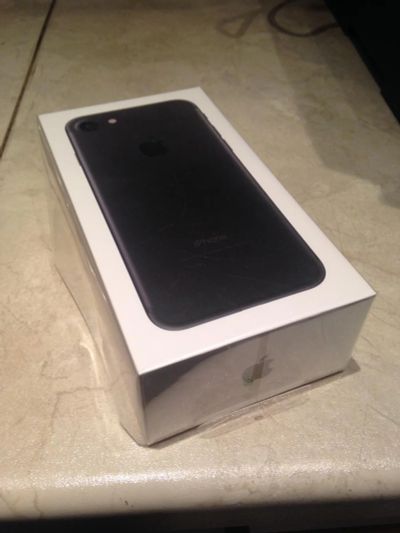 Лот: 8810177. Фото: 1. Смартфон Apple iPhone 7 - 32gb... Смартфоны
