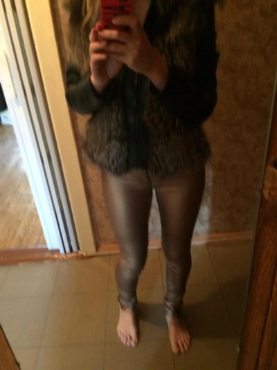Лот: 7148603. Фото: 1. Золотые новые кожаные женские... Брюки, шорты