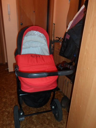 Лот: 5379863. Фото: 1. Коляска tutis zippy 2 в 1 + подарок. Коляски