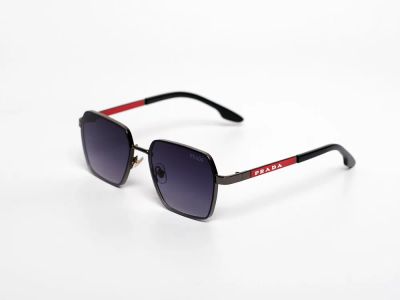 Лот: 21764886. Фото: 1. Очки Prada. Очки солнцезащитные
