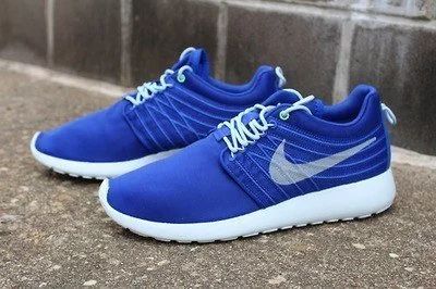 Лот: 14953353. Фото: 1. Кроссовки Nike Roshe Run. Кеды, кроссовки, слипоны
