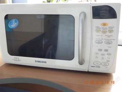 Лот: 1995670. Фото: 1. микроволновая печь SAMSUNG. Микроволновки, мини-печи