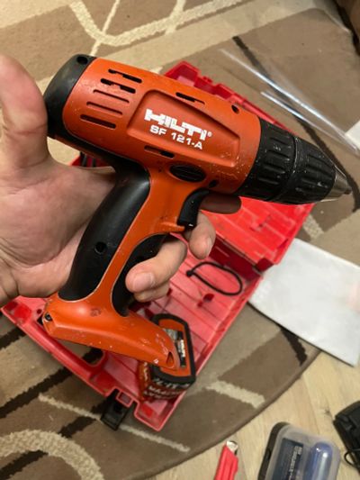 Лот: 24424776. Фото: 1. Шуруповерт Hilti sf121-a. Электроинструмент