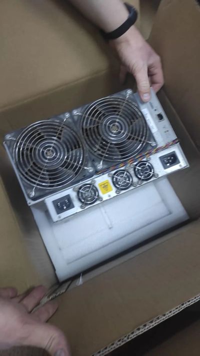 Лот: 18413152. Фото: 1. Асик Antminer S17+ 73Th. Майнинг фермы, товары для майнинга