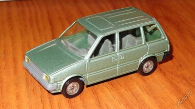 Лот: 5847398. Фото: 1. Nissan Prairie 1984 Corgi Toys. Автомоделизм