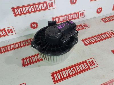 Лот: 20897998. Фото: 1. Моторчик печки Toyota Ractis NSP120... Двигатель и элементы двигателя