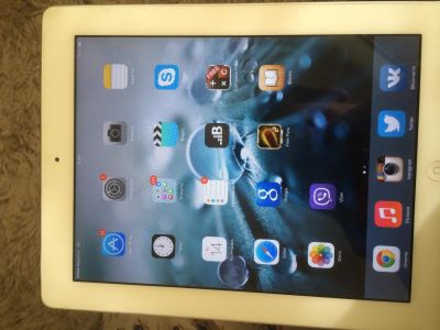 Лот: 4528922. Фото: 1. iPad 2 белый, wi-fi + 3g. Обмен... Планшеты