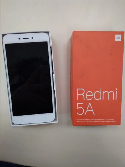 Лот: 13321109. Фото: 1. Xaomi Redmi 5A Gold. Смартфоны